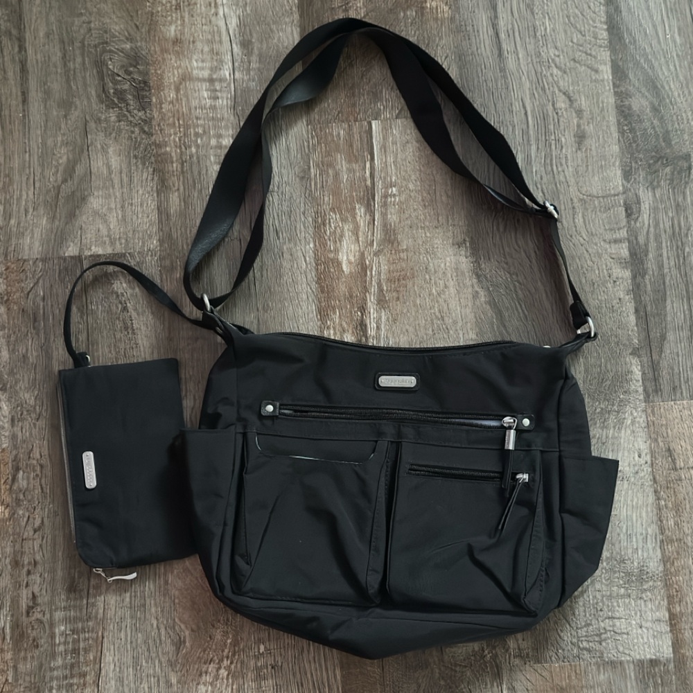Baggallini Black Duffel Bag Set